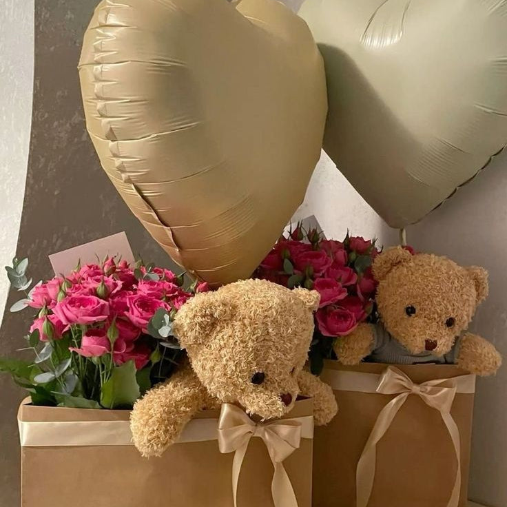 Großes Rosenarrangement